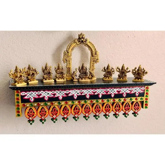 Ashtalakshmi Set (8 idols) in brass - Picture 2 of 4